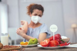 How to Recognize a Severe Food Allergy Reaction: Managing Anaphylaxis and Food Allergies